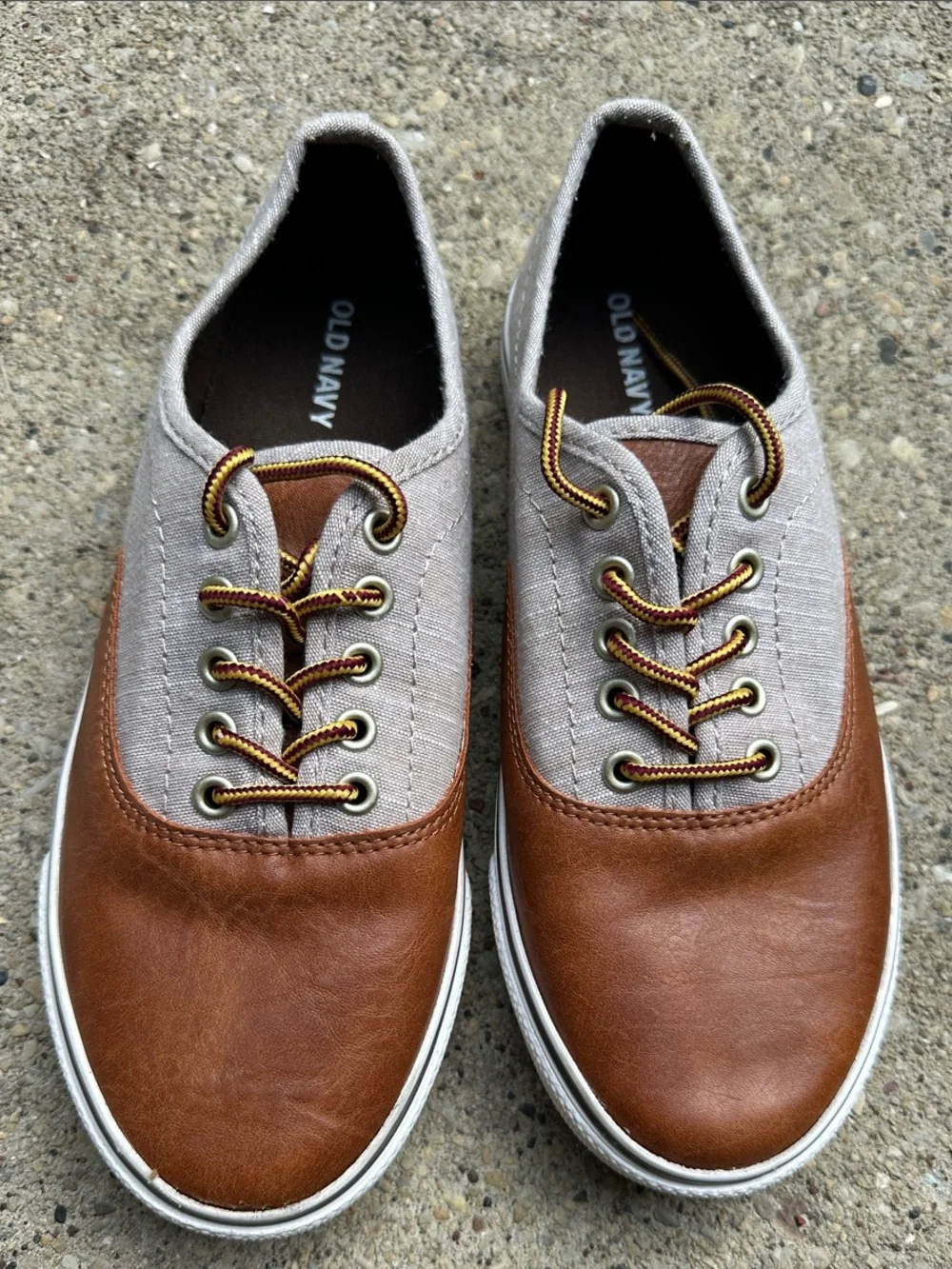 Old Navy Men’s Brown and Beige Lace-Up Sneakers